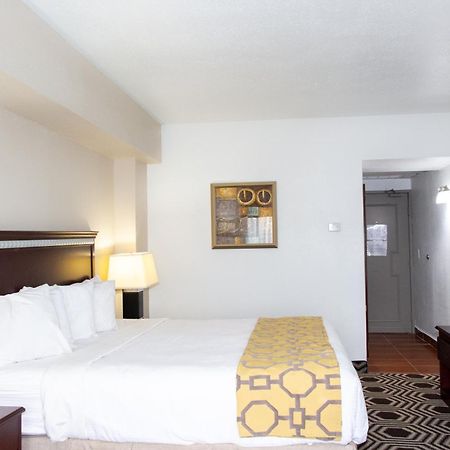 Baymont By Wyndham Delavan Near Lake Geneva Extérieur photo
